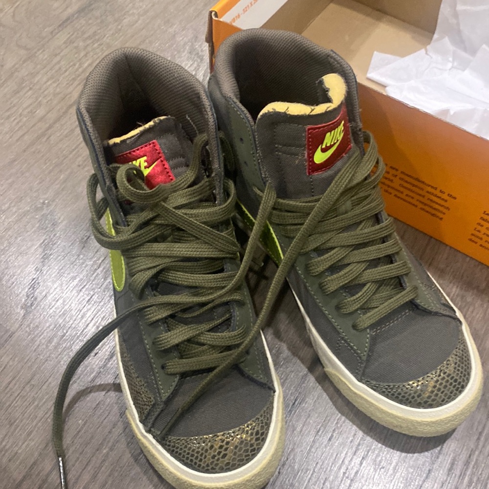 Nike Blazer Mid 77